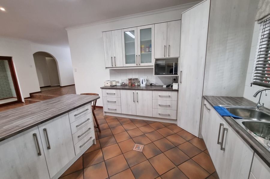To Let 3 Bedroom Property for Rent in Vredekloof Western Cape